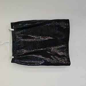 Genny black leather crocodile texture fully lined  Size M Vintage